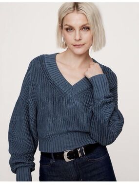 Banana Republic Oversized Cropped V-Neck Cotton Sweater